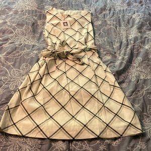 Anne Klein size 6 belted vintage inspired dress